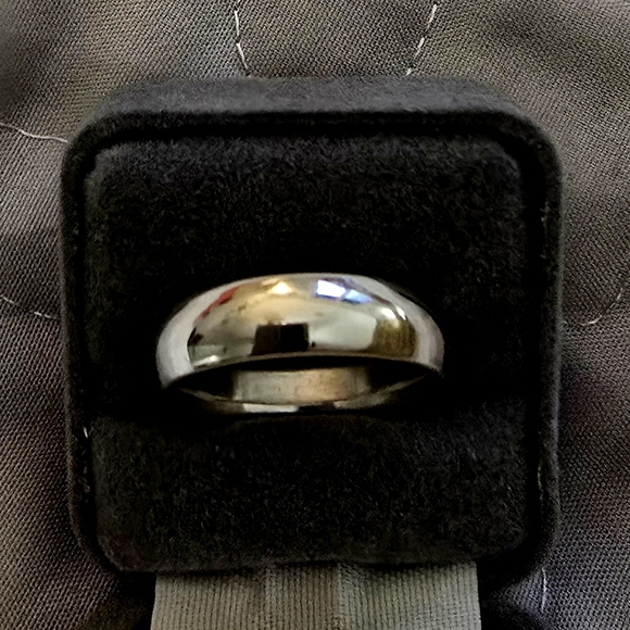 Men’s Platinum Wedding Band – Size 10
